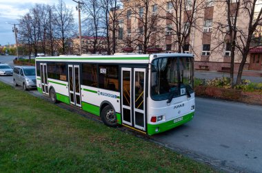 Şehir otobüsü Liaz-5293.60, Sverdlov caddesi, Snezhinsk, Chelyabinsk bölgesi, Rusya Federasyonu, Ekim 02, 2018