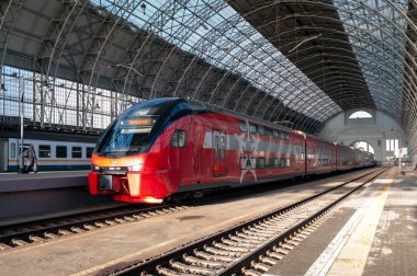 Dc Emu treni Esh2-007 Moskva-Kievskaya terminalinde, Moskova, Rusya Federasyonu, 09 Mart 2019