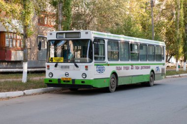 Şehir otobüsü Liaz-5256.45 Yubileinaya Caddesi, Yasny, Orenburg bölgesi, Rusya Federasyonu, 14 Eylül 2015
