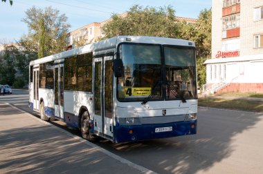 Şehir otobüsü Nefaz-5299.00 Yubileinaya Caddesi, Yasny, Orenburg bölgesi, Rusya Federasyonu, 14 Eylül 2015