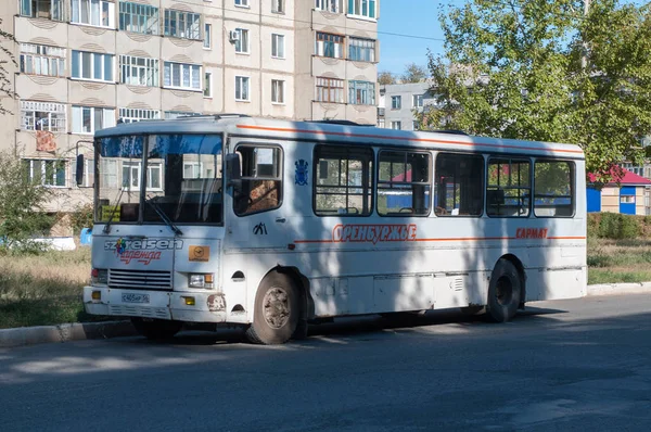 Αστικό Λεωφορείο Sarmat 4225 010 Nadezhda Ελπίδα Στην Οδό Λένιν — Φωτογραφία Αρχείου