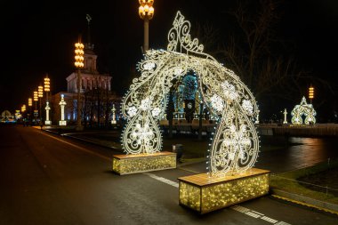 Vdnkh, Moskova, Rusya Federasyonu 'nda 13 Aralık 2019' da yapılan Yeni Yıl ve Noel hafif heykelleri
