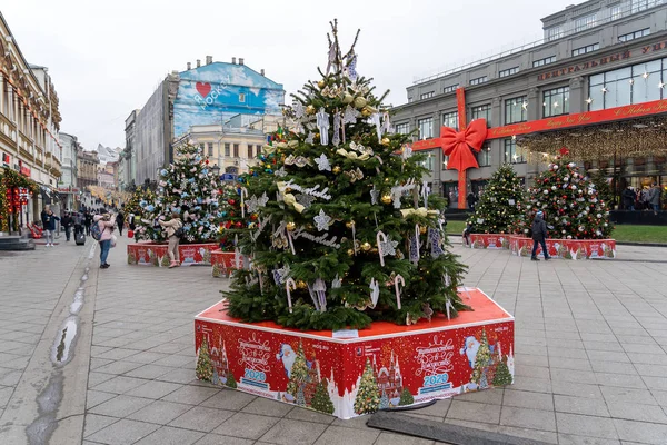 2019年12月14日在俄罗斯联邦莫斯科Kuznetskiy Most街上 我是莫斯科工作室的圣诞树 — 图库照片