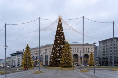 Lubyanka Meydanı 'ndaki Noel ağaçları, Moskova, Rusya Federasyonu, 14 Aralık 2019