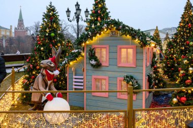 Manege Meydanı 'ndaki Yeni Yıl ve Noel süsleri, Moskova, Rusya Federasyonu, 15 Aralık 2019