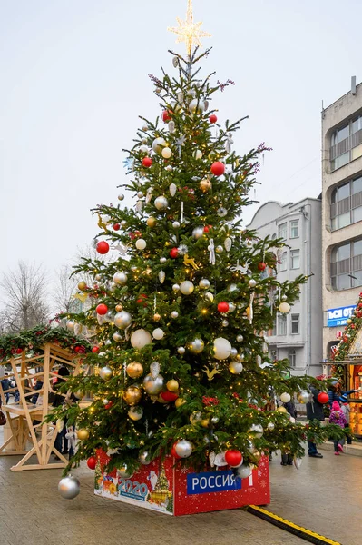 2019年12月15日 俄罗斯联邦莫斯科Nikitsky门广场的圣诞树 — 图库照片