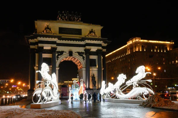 2020年1月11日 俄罗斯联邦莫斯科凯旋门的新年和圣诞装饰品 — 图库照片
