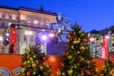 Tverskaya Meydanı 'nda Yeni Yıl ve Noel süsleri, Moskova, Rusya Federasyonu, 18 Ocak 2020