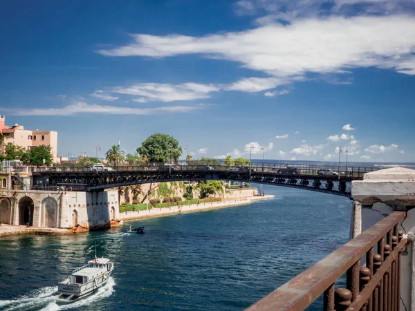taranto, İtalya'nın güneyinde salıncak Köprüsü