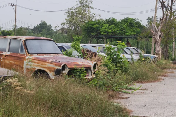Старый Автомобиль Ожидающий Передышки Таиланде — стоковое фото