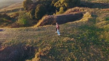 mutlu çift dışarıda eğleniyor