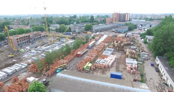 Construction d'un immeuble en briques 