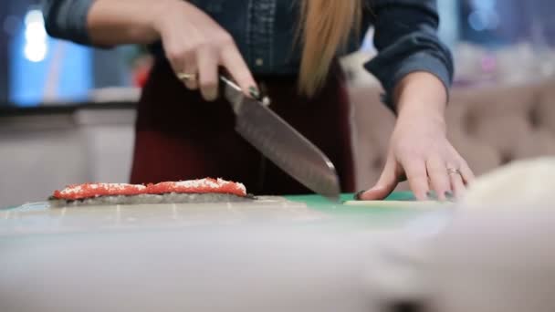 Sushi Roll proces — Stockvideo