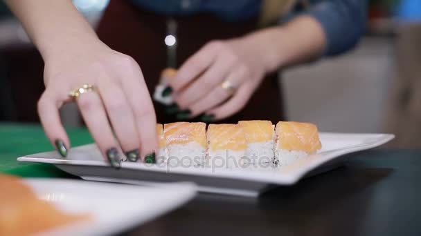 Sushi seti hazırlama — Stok video