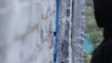 Eski bir hayalet fabrika yok