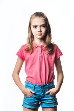 duygusal, güzel, küçük bir kız portresi. beyaz izole