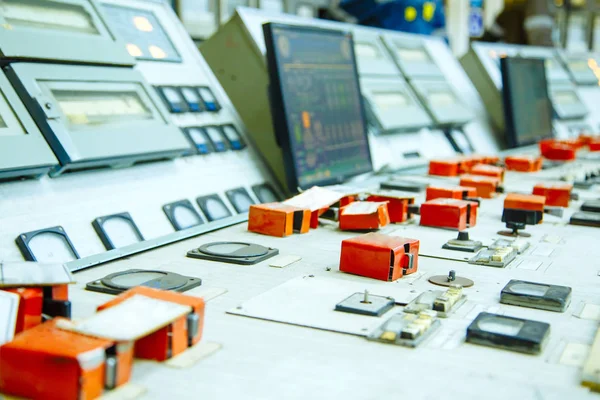 Panel de control en un primer plano de una central nuclear —  Fotos de Stock