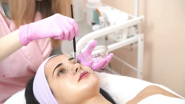 Reinigen Peeling Schoonheidssalon Cosmetische Behandeling Van Gezicht Esthetische Cosmetologie — Stockvideo