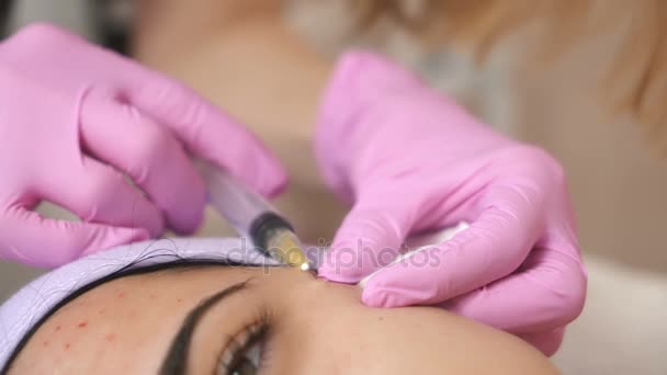 Mani Cosmetologo Che Fanno Iniezione Faccia Cosmetologia Estetica — Video Stock