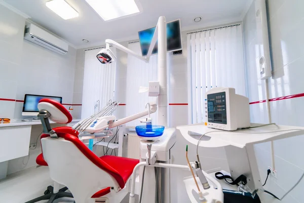 Interior de um armário dentário. Conceito de cuidados orais . — Fotografia de Stock