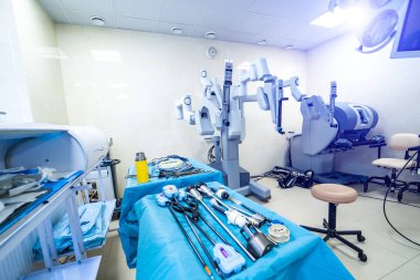 Tıbbi robot. Robot Cerrahi. Robo 'yu içeren tıbbi operasyon