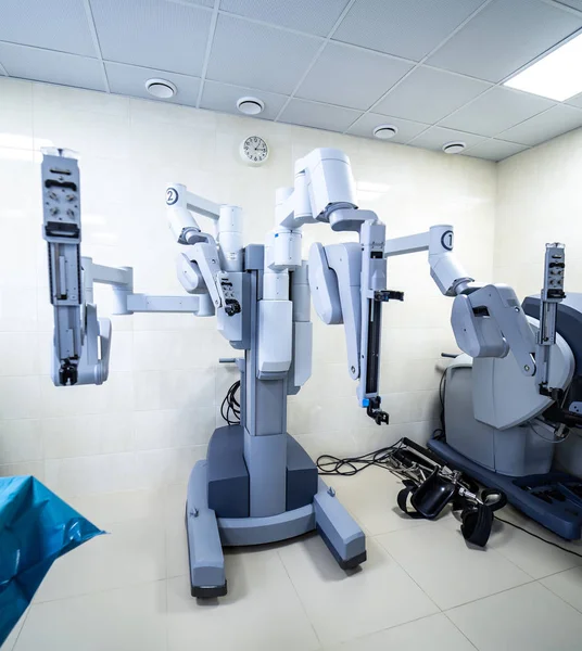 Modernes Operationssystem. Medizinischer Roboter. Minimalinvasive robotische Chirurgie. Medizinischer Hintergrund — Stockfoto