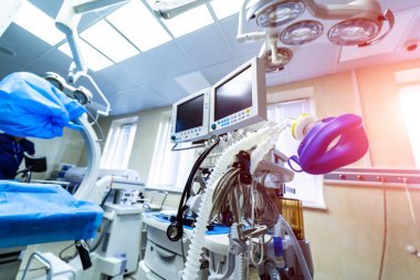 Teknolojik olarak gelişmiş ameliyathane zekasının görüntüsü alınıyor.