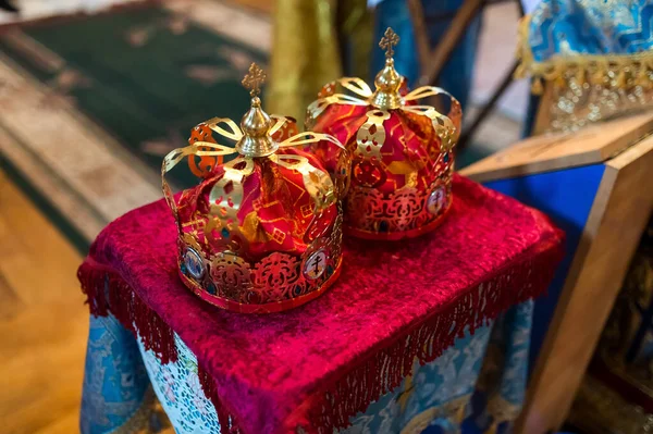 Two Orthodox Wedding Ceremonial Crowns Ready for Ceremony — Stock Photo, Image