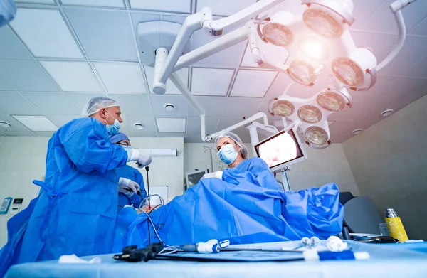 Equipamento Moderno Sala Operações Dispositivos Médicos Para Neurocirurgia Contexto Sala — Fotografia de Stock