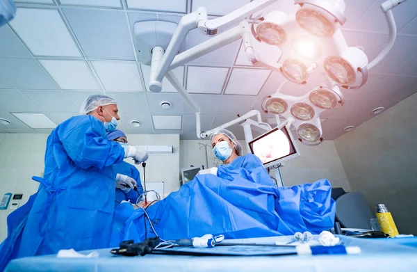 Moderne Ausstattung Operationssaal Medizinische Geräte Für Neurochirurgie Hintergrund Operationssaal Selektiver — Stockfoto