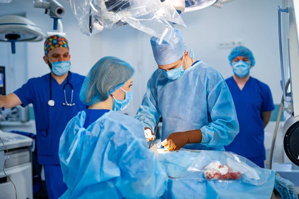 Team Chirurg Aan Het Werk Operatiekamer Moderne Apparatuur Operatiekamer Medische — Stockfoto
