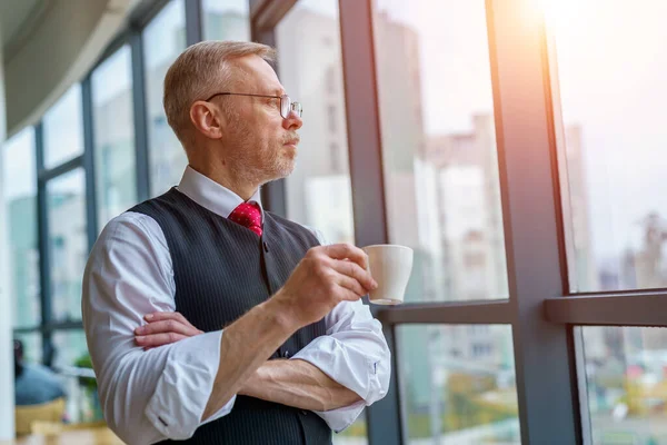 Inspired Cup Fresh Coffee Thoughtful Mature Man Formalwear Holding Coffee — Stock Photo, Image