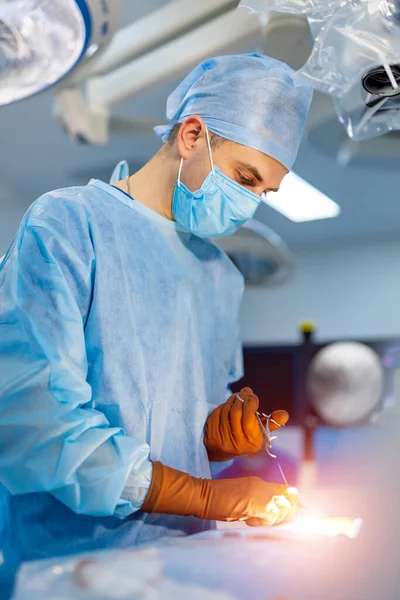 Proceso Operación Quirúrgica Con Equipo Médico Cirujano Quirófano Con Equipo — Foto de Stock