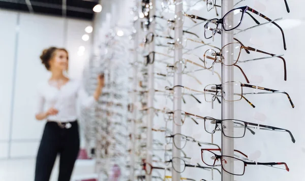 Rangée Lunettes Chez Opticien Boutique Lunettes Stand Avec Des Lunettes — Photo