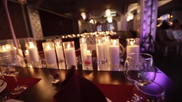 Panela Ajuste Mesa Decorativa Com Luzes Vela Uma Recepção Casamento — Vídeo de Stock