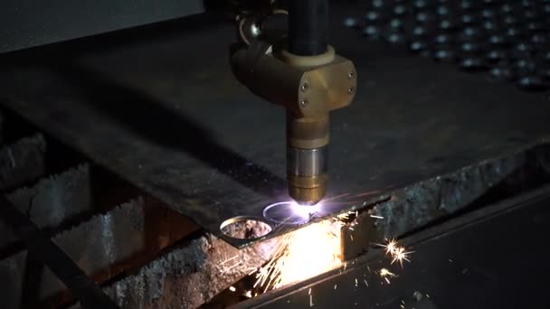 Plasmasnijder Plasma Robot Industriële Apparatuur Werkt Met Metalen Plaat — Stockvideo