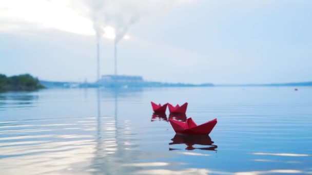 Barcos Papel Flotando Río Origami — Vídeos de Stock