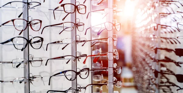 Crudo Gafas Elegancia Moda Tienda Escaparate Con Gafas Moderna Tienda — Foto de Stock