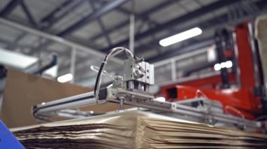 Güneş paneli üretimi. Ekolojik yenilenebilir enerji fabrikası