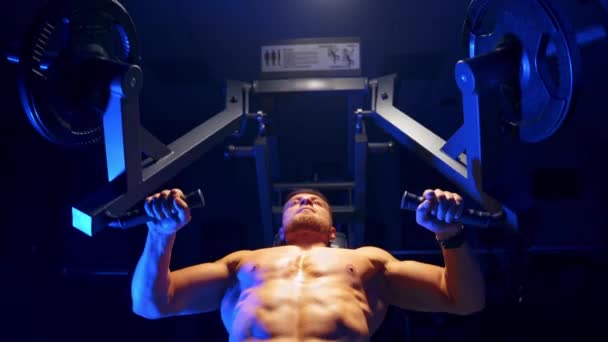 Culturista Haciendo Ejercicio Gimnasio Culturista Haciendo Ejercicio Gimnasio — Vídeo de stock