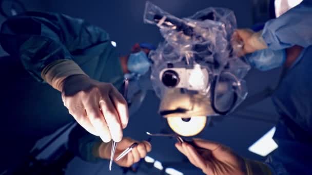 Стріляв Операційну Група Нейрохірургів Роботі Операційному Театрі — стокове відео
