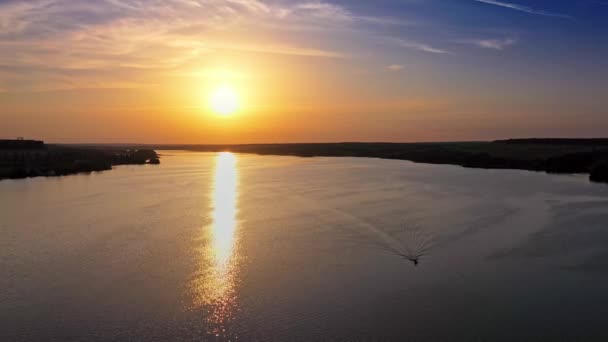 Luchtfoto Zonsondergang Uitzicht Rivier Zonsondergang Rivier Het Platteland — Stockvideo