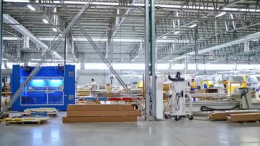 Prodüksiyon salonunun içi. Üretim endüstrisi ekipmanları üretimde
