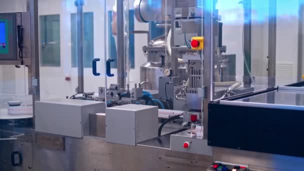 Apotheek Geneeskunde Pil Productie Achtergrond Farmaceutische Machines Voor Productie Van — Stockvideo