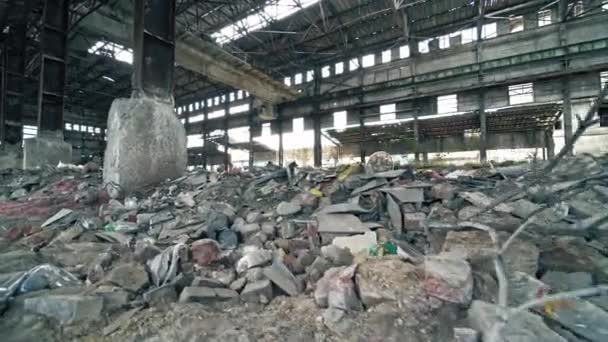 Edificios Industriales Abandonados Almacén Espeluznante Industrial Abandonado Dentro Del Antiguo — Vídeos de Stock