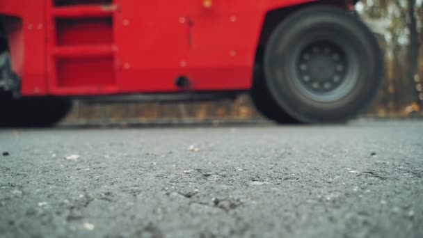 Asphaltierung Der Straße Mit Dampfwalze Straßenwalze Und Asphaltpflastermaschine Auf Baustelle — Stockvideo