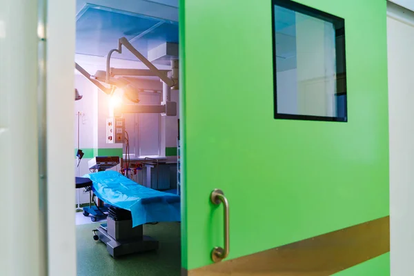 Krankenhausinnenraum Mit Operationstisch Lampen Und Hochmodernen Geräten Technik Moderner Klinik — Stockfoto