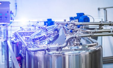 Süt pastörizasyon sistemi. Yiyecek ve içecek üretim tesisi. Isı tedavisi. Pastörizasyon