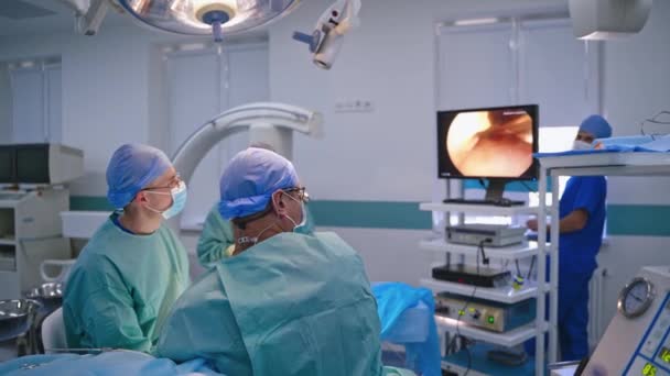 Operating Theater Hospital Male Surgeon Operating Patient Working Surgical Laparoscopy — Stock Video