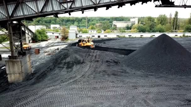 Luchtfoto Van Kolenstapel Van Een Centrale Winningsindustrie Antraciet — Stockvideo